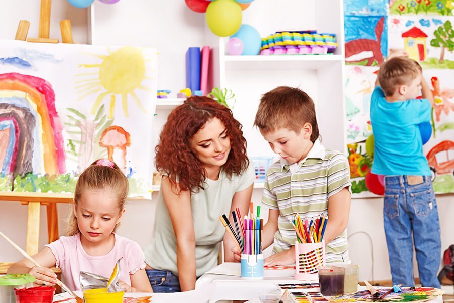 child-2 kids in art class