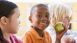 kid-eating-fruit