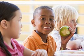 kid-eating-fruit